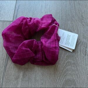 Lululemon Uplifting Scrunchie *Oversized in Ripened Raspberry